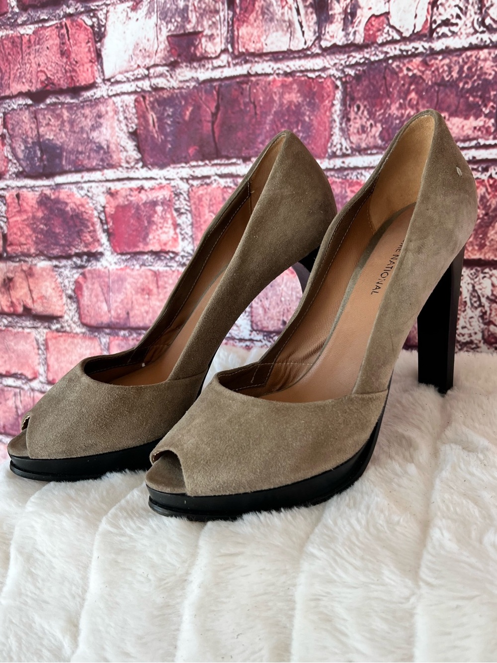 CoSTUME NATIONAL Taupe Suede Peep-Toe Platform Pumps Heels